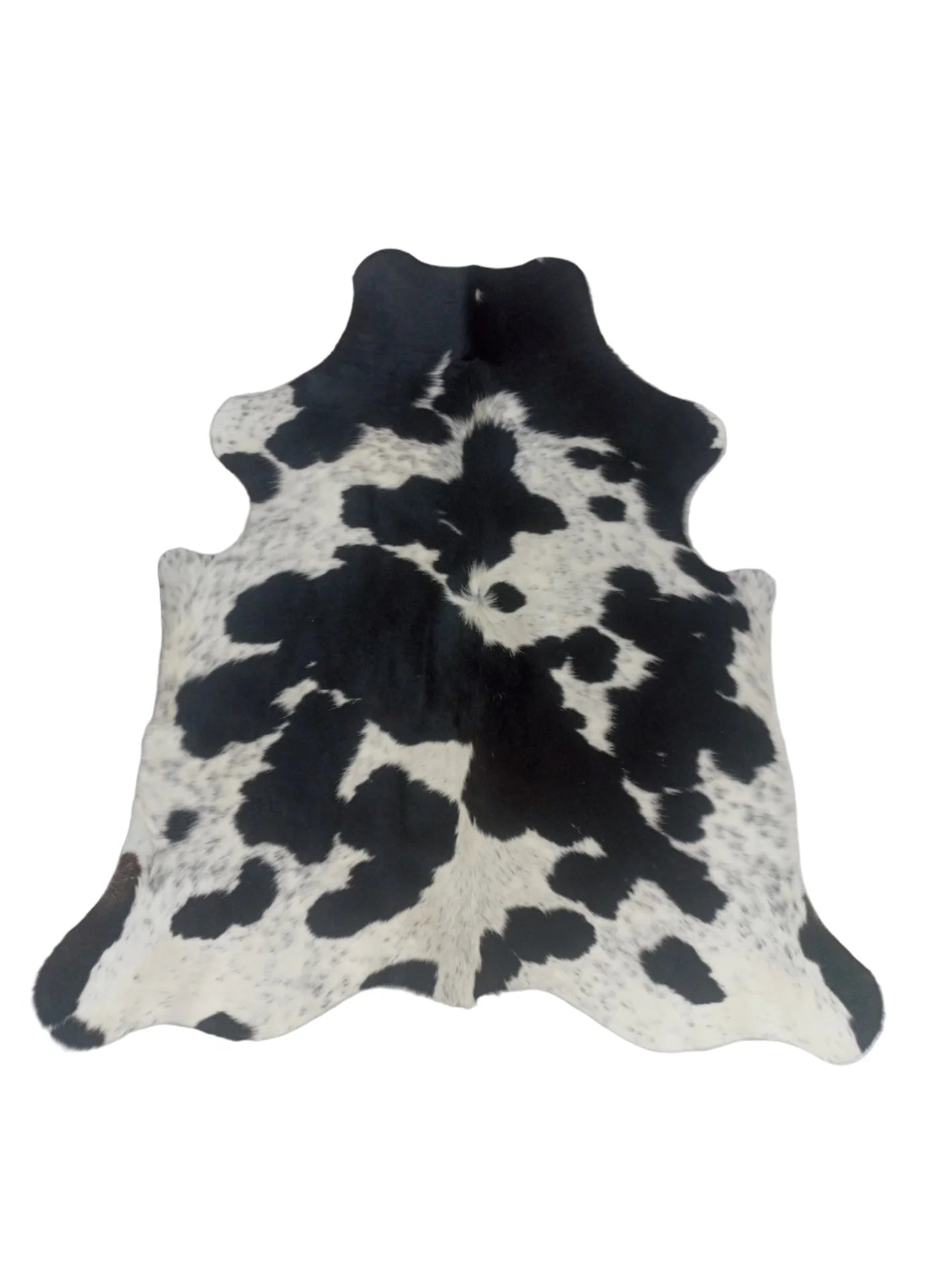 cowhide rug black and white
