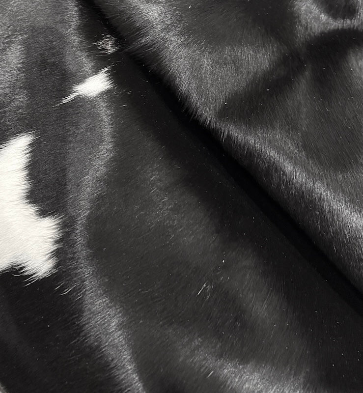 Cowhide Rug  DN5702        Size 225cm x 203cm XXL